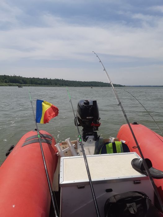Barca rib 4 m, peridoc și motor yamaha 6 hp
