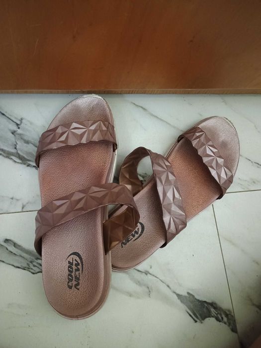 Летни чехли за плаж или басейн