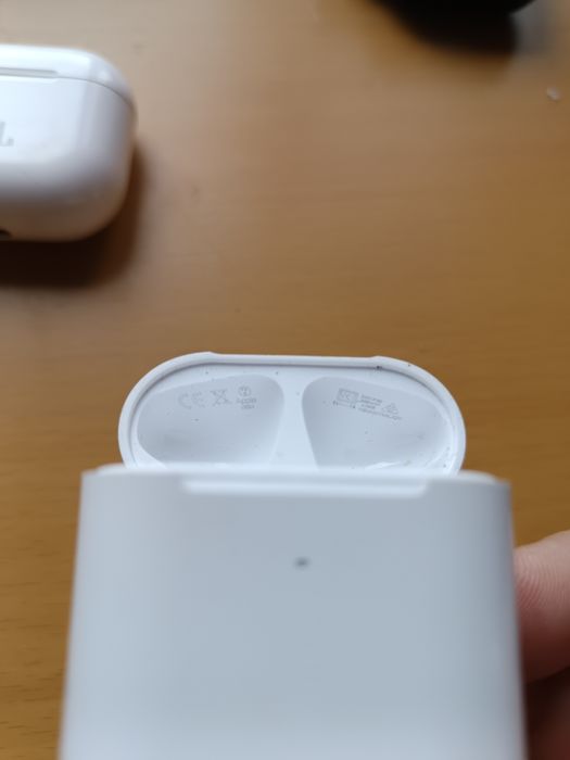Airpods 2 наушник