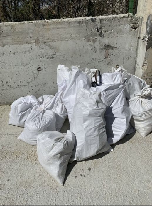 Транспортни услуги Хамали Пловдив , Почистване на тавани и мазета