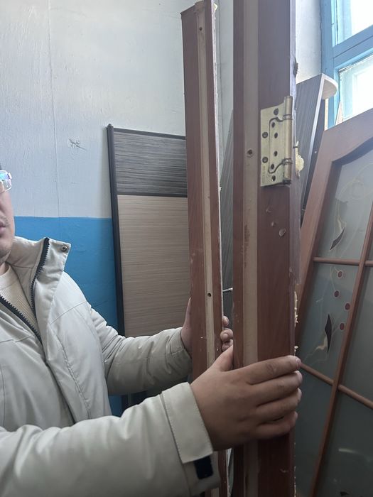 Продам межкомнатные двери б/у 10000