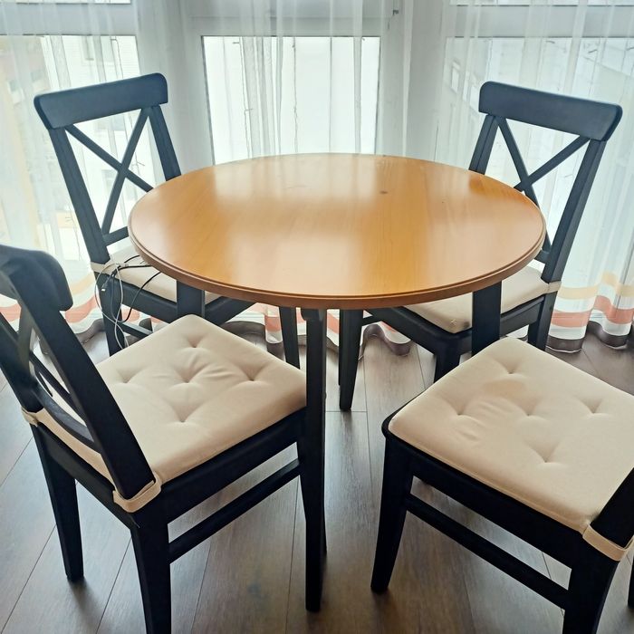 Продам стол обеденный