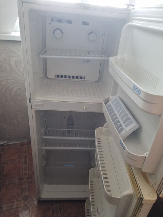 Продам холодильник