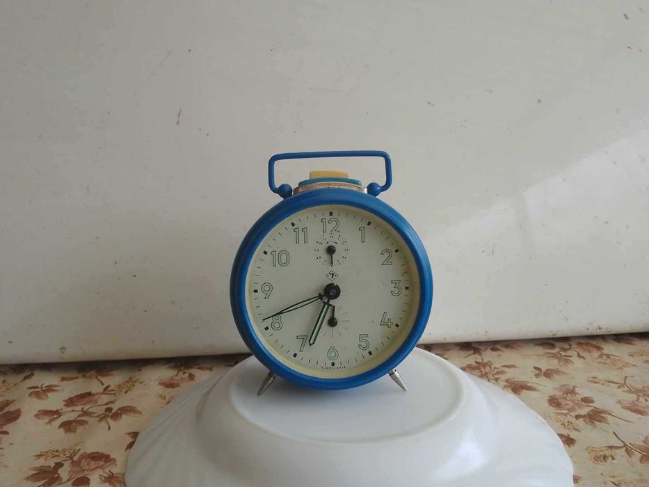 Ceas desteptator de masa-mecanic . JNSA - fosta YUGOSLAVIA .