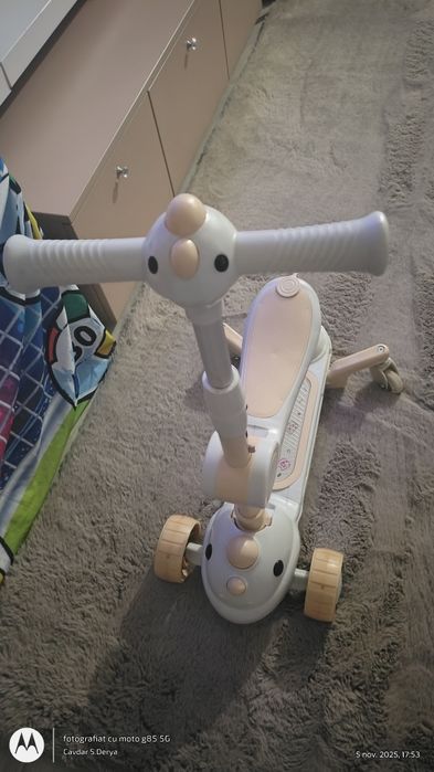 Trotineta 6 in 1 cu lumini și muzică