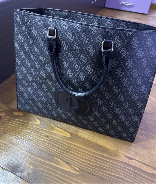 Голяма елегантна чанта