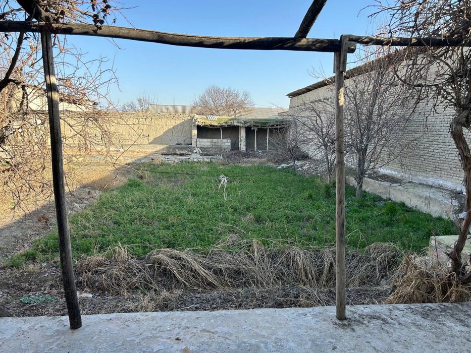 навбахорда уй сотилади срочна