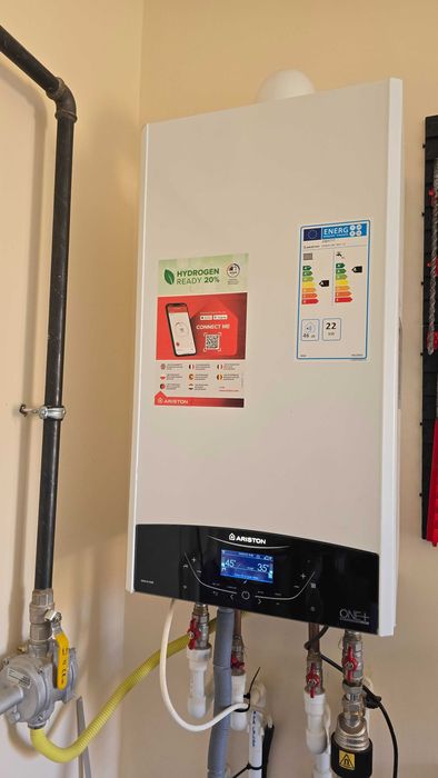 Centrala termica Ariston GENUS ONE+ WIFI 24, 24kW, gaz natural + GPL