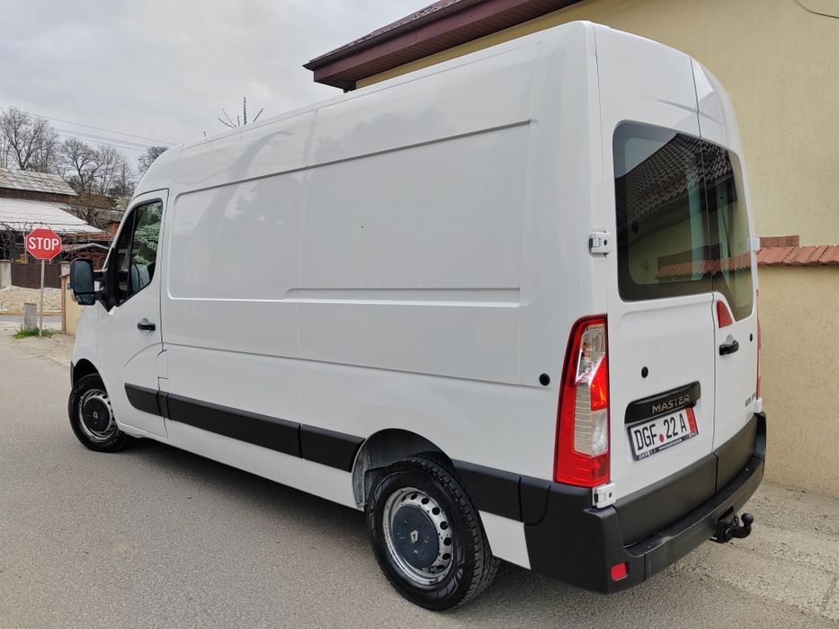 Renault Master 2.3Diesel E5 Fab. 2012 AC 3locuri Model Mediu și Inalt Inchidere centralizata Geamuri electrice Cârlig remorca Distribuție pe Lant