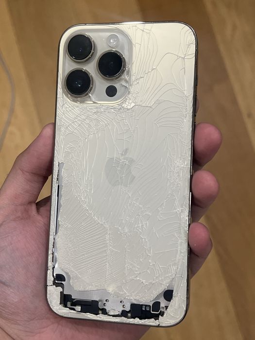 IPhone 14 Pro Max разбитый