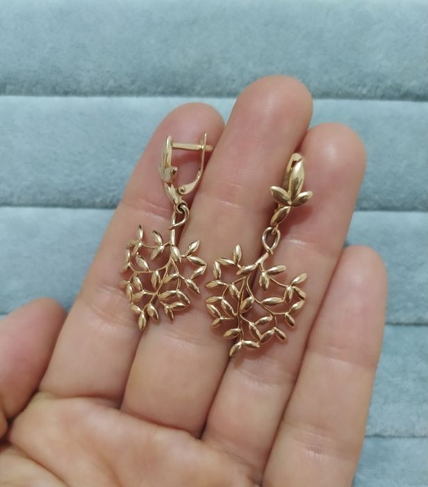 Золотые сережки в форме сердечки