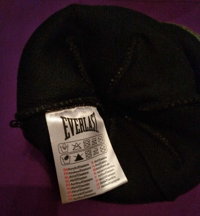 Зимни шапки и ръкавици