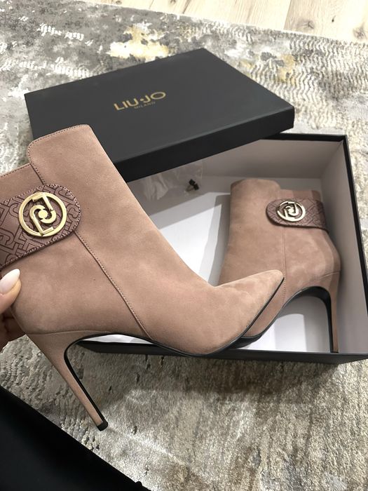 Боти LiuJo с висок ток