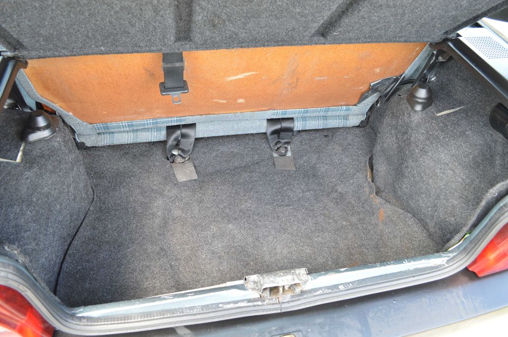 Fiat Uno 1.0 (1990) – Ретро автомобил с реални километри