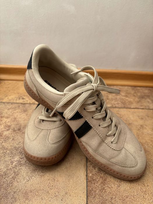 Нови обувки за момче!