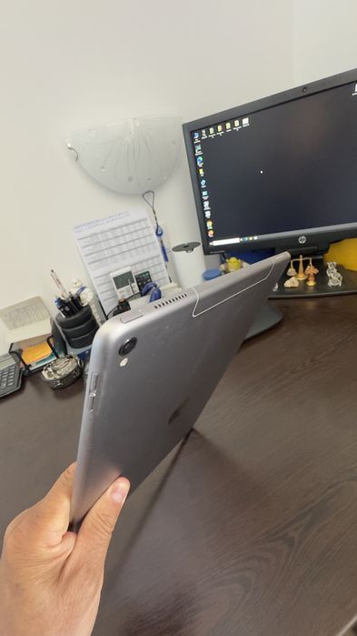 Apple iPad Pro 12.9 inch, 256GB, Wi-Fi + Cellular