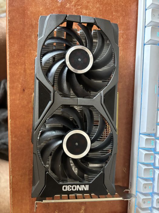Vand Nvidia GTX 1660 super pentru piese/ defect