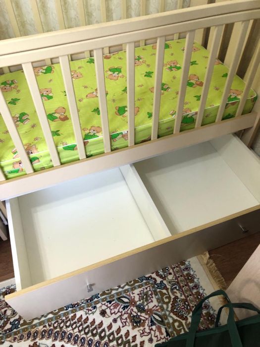 Продам детскую кроватку