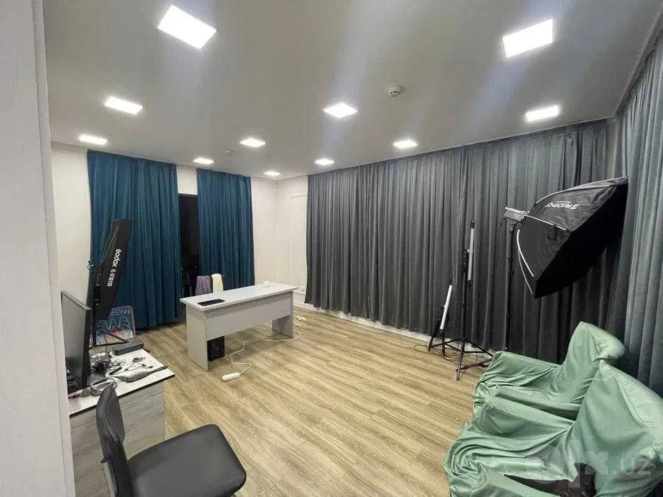 Продается Евро офис Ор-р: Бадамзар мечеть 113м2