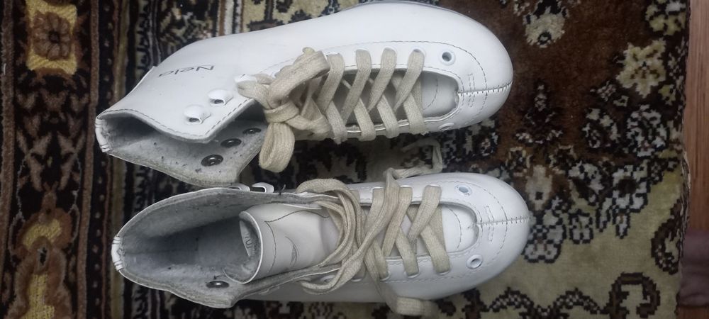 Продам коньки детские