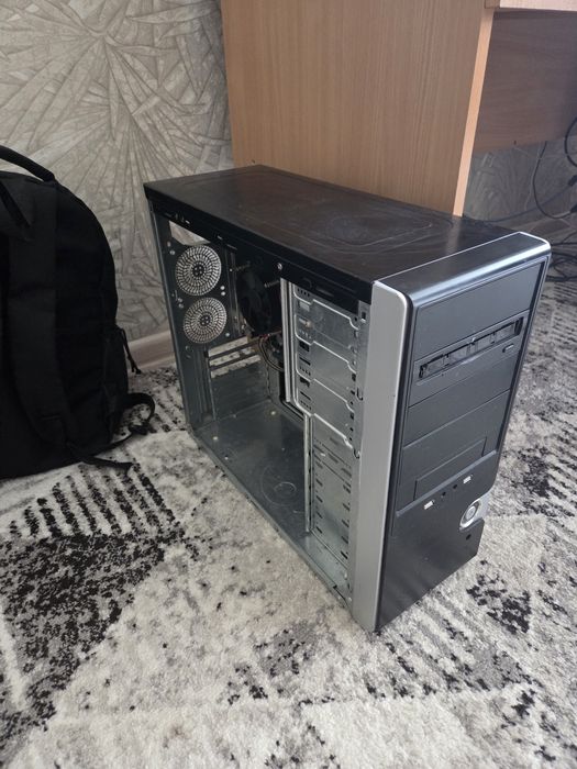 Intel core i3-9100 с gigabyte h310m s2v Вместе с корпусом