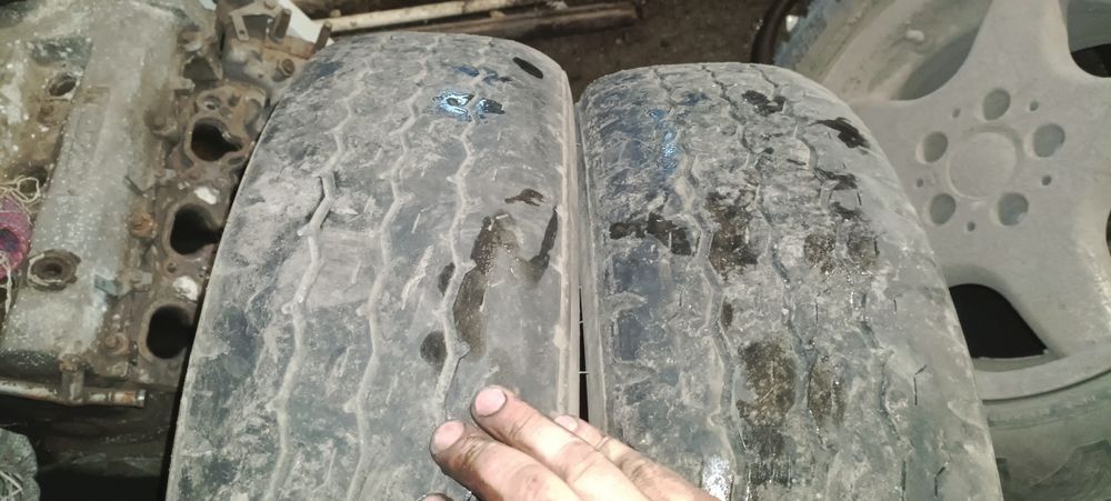 Продам 2 баллона 205 75 R16c