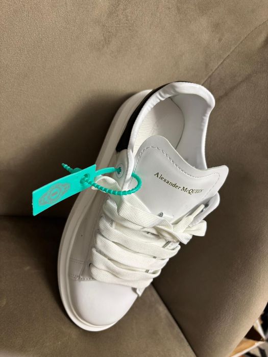 Adidasi pentru femei