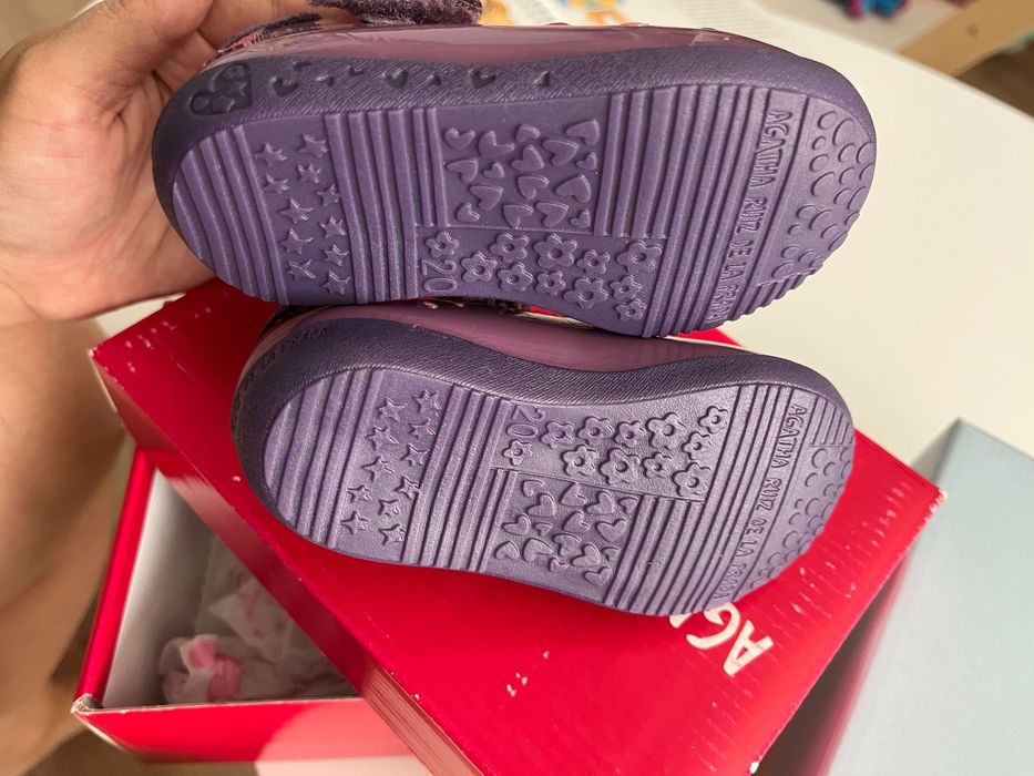 Детски обувки, чисто нови