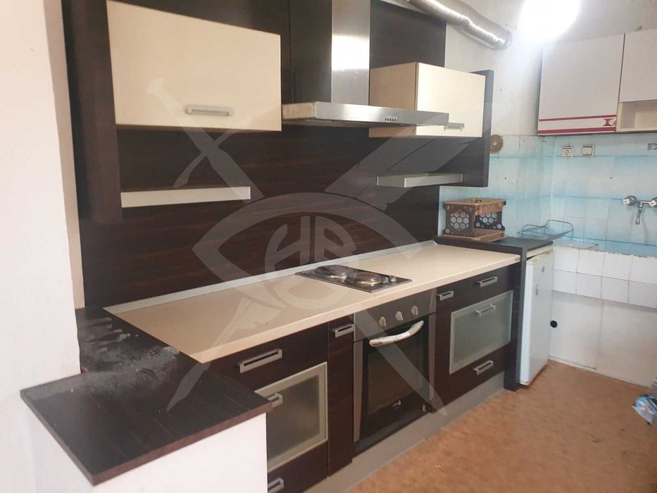 Продава се Тристаен апартамент в Варна, Център - 90 кв.м за 1989 €/кв.м - Снимка #1
