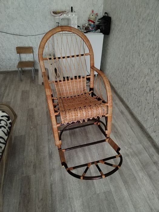 Кресло-качалка ручной работы