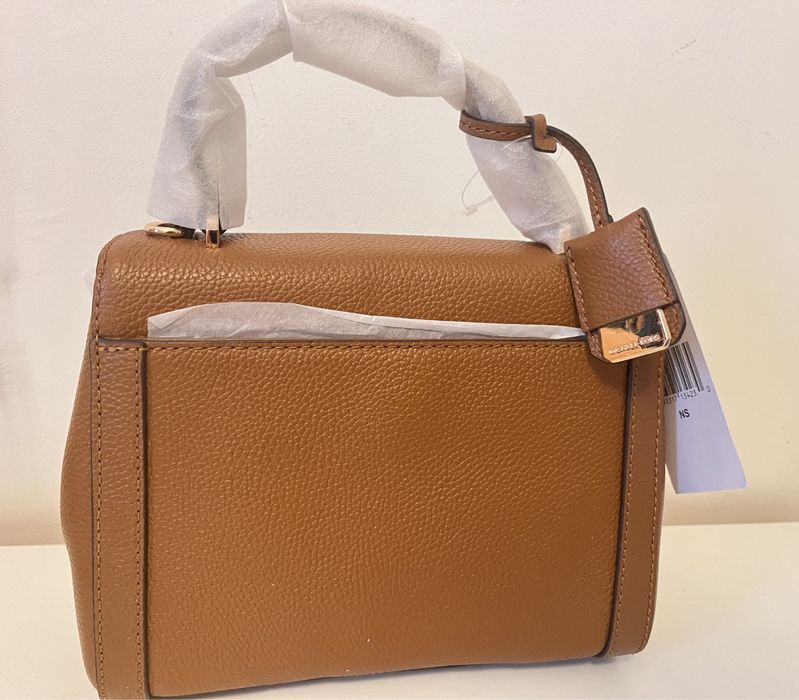 Нова кожена чанта Michael Kors