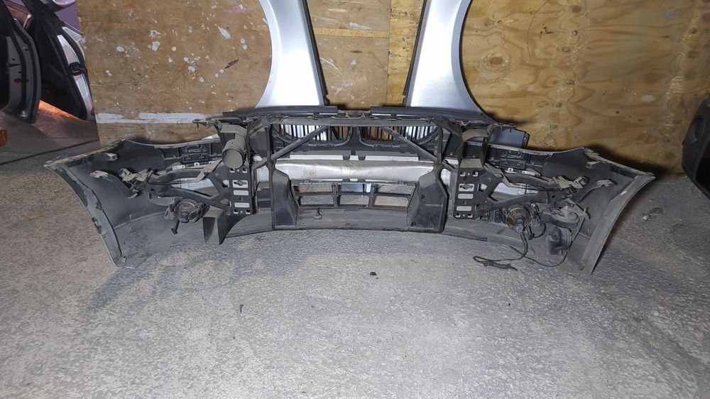 Бампер передний усилитель BMW 5 E60 дорест