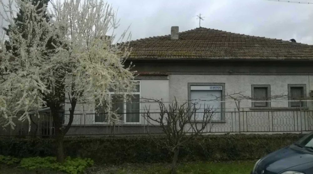 Продава се Къща в с. Климентово, Област Велико Търново - 160 кв.м за 363 €/кв.м - Снимка #1