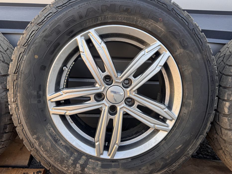 Продам резину с дисками R16