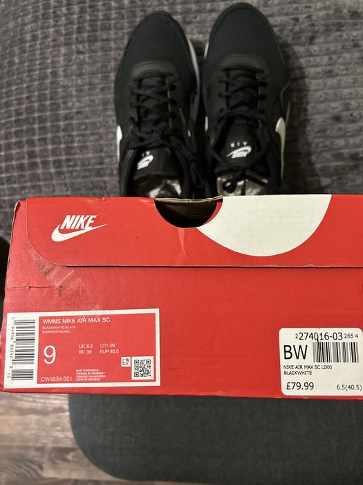 Дамски маратонки NikeAirMaxSC