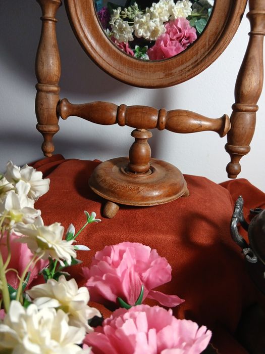 Oglindă- final de secol XIX-prima jumătate a sec.XX