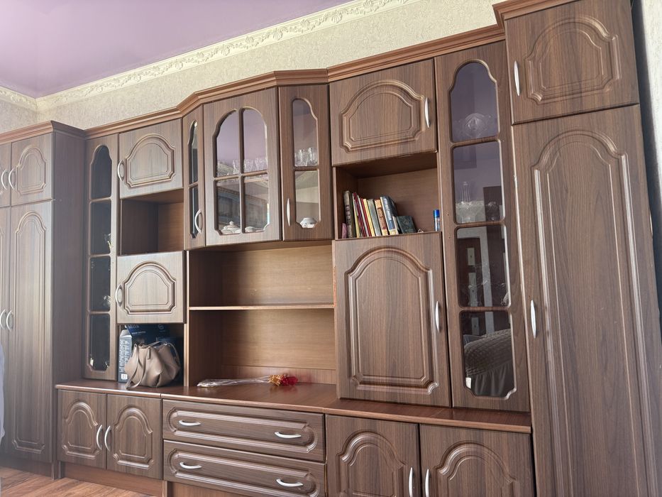 Сервант продам срочно