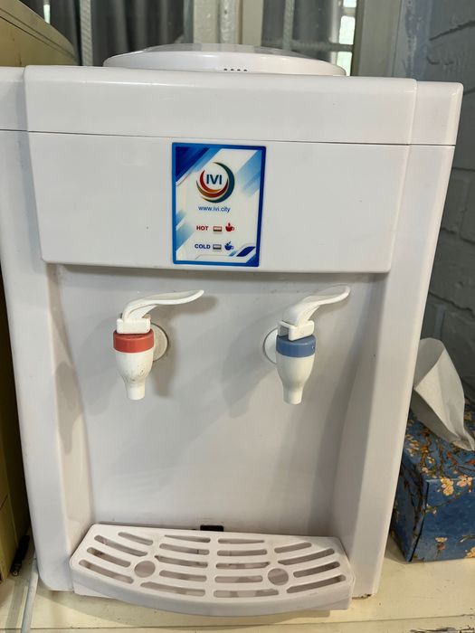 Кулер/диспенсер для воды