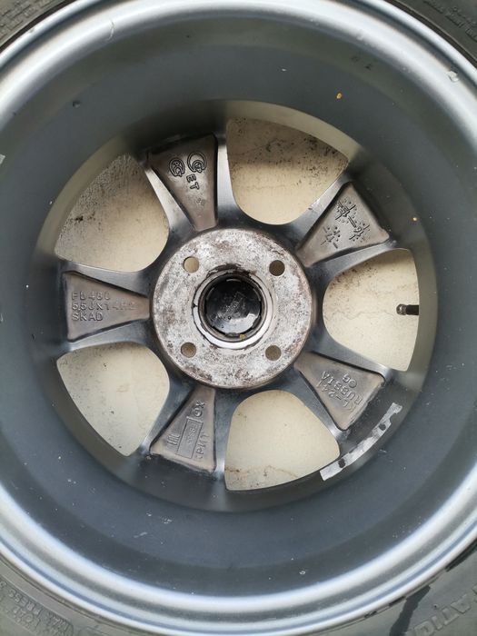 Легкосплавные диски R14 с шинами.