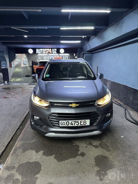 Tracker 1 сотилади