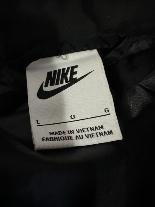 Jacheta Nike de vanzare