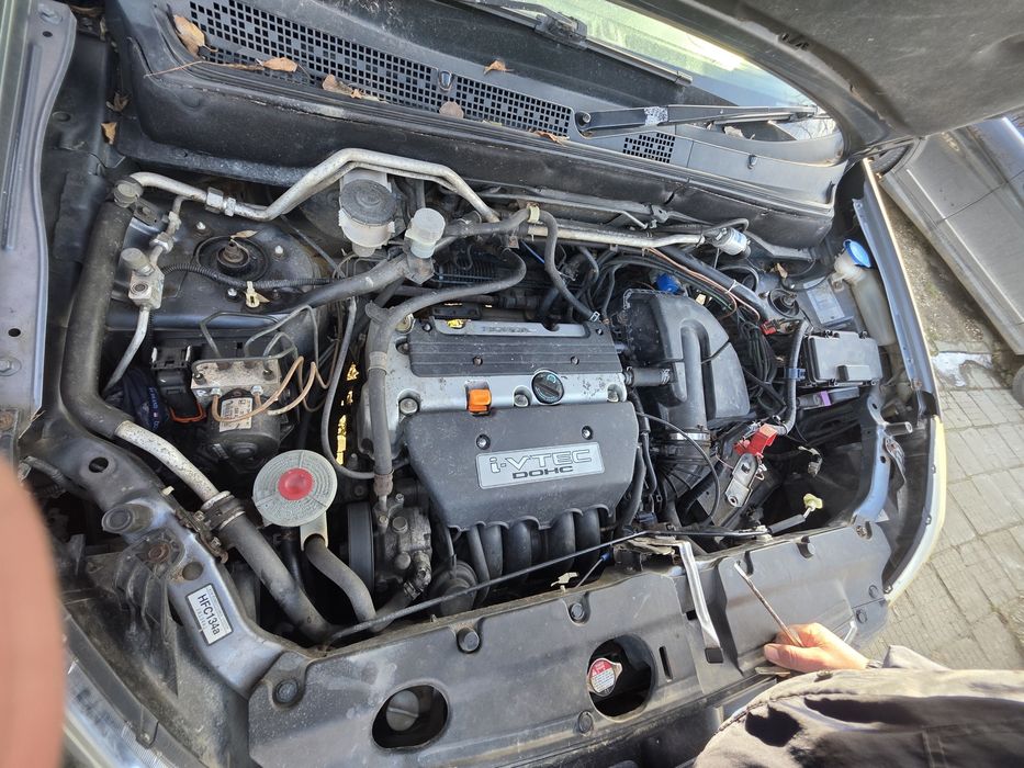 Хонда црв 2/ 2.0 бензин НА ЧАСТИ