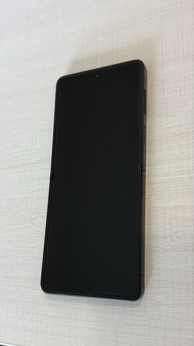 Samsung Galaxy Z Flip7 256GB, 12GB RAM, Negru – Impecabil, Full Box, Garanție