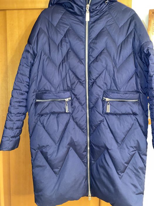 Продам пуховик зимний с капюшоном