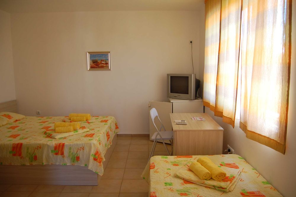 Дава се под наем Едностаен апартамент в с. Лозенец, Област Бургас - 20 кв.м за 408 € - Снимка #6