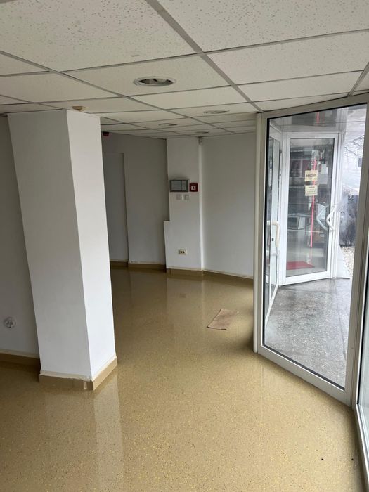 Spatiu comercial, bld. Siderurgistilor, 50 mp, 500€/luna