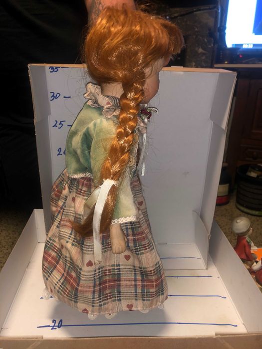 продавам стара порцеланова кукла