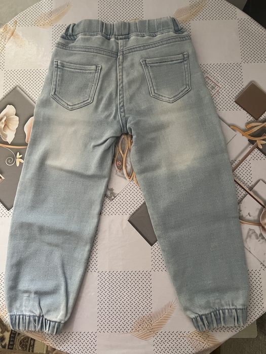 Джинсы детские на возраст  4-5 лет
