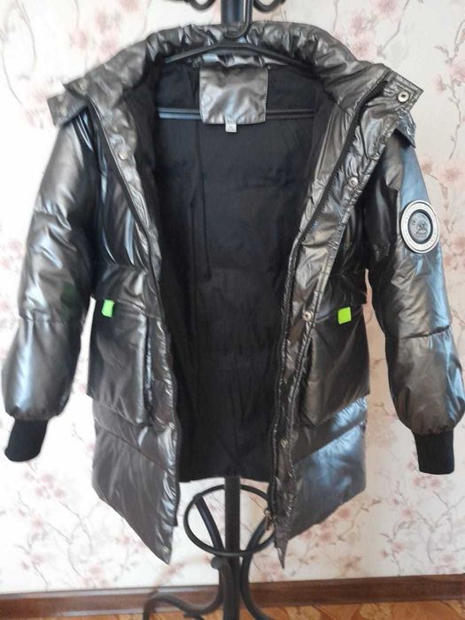 Продам зимние куртки на девочку