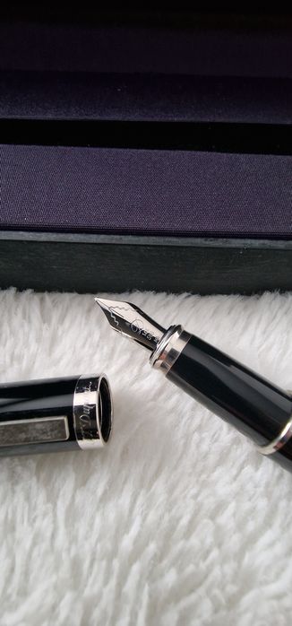 Stilou S. T . Dupont Paris